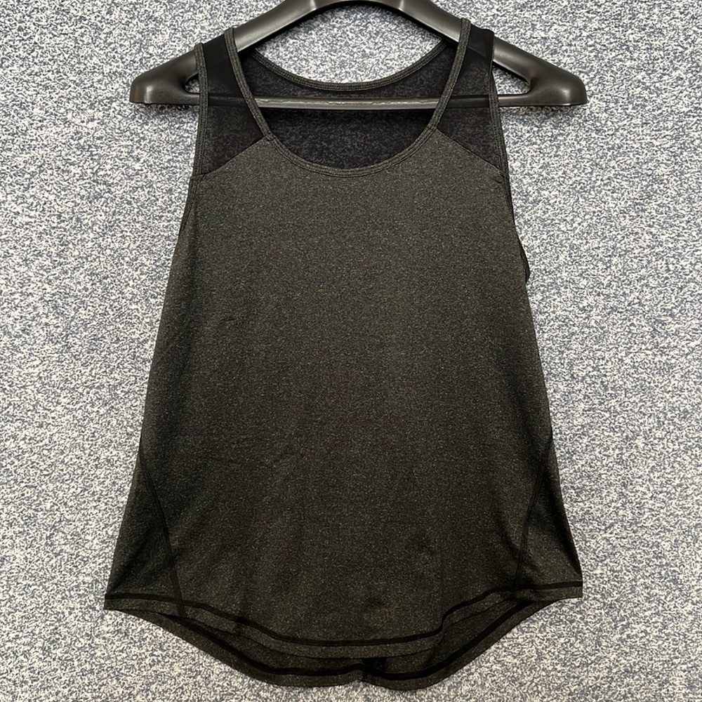 Aeuui Womens Workout Tank. Heathered black/dark gray with mesh. Size L.